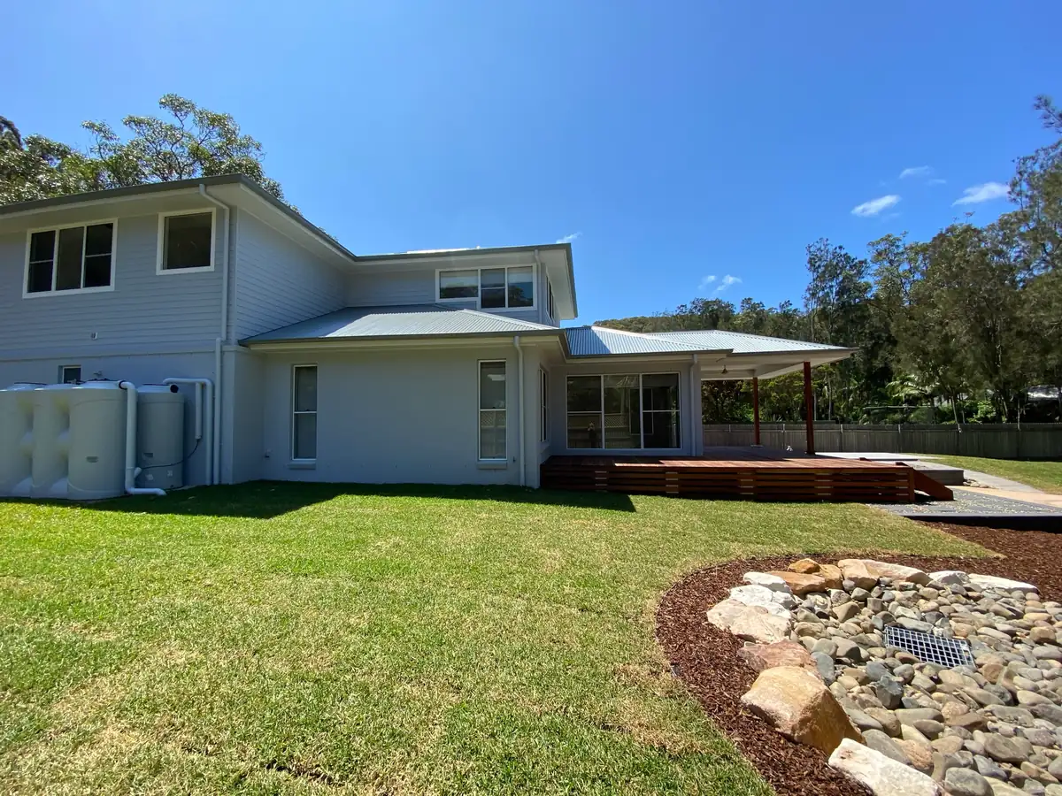 elevated-coastal-home-rear-deck-killcare